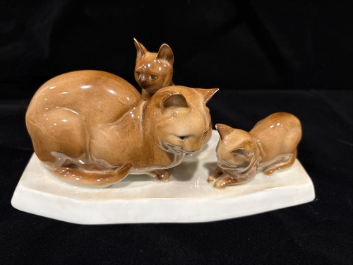 Zsolnay porcelain cat kitten - zsolnay,