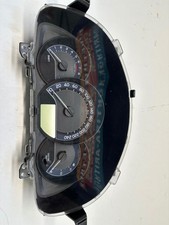 838000z250 Toyota Auris E180