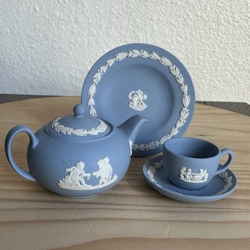 Vintage wedgwood blue - wedgwood,