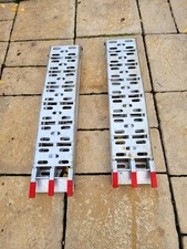 A pair of Folding Aluminium Motorcycle/Bike/ATV/Quad Loading Ramps 