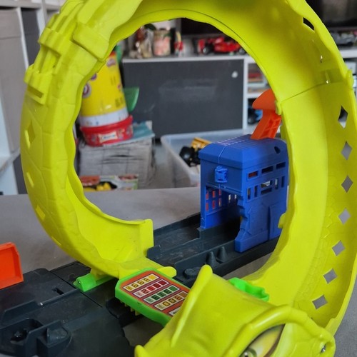 Hot wheels city snake loop - city,
