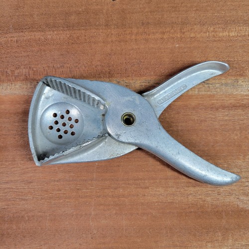 Vintage lemon lime squeezer - lemon,