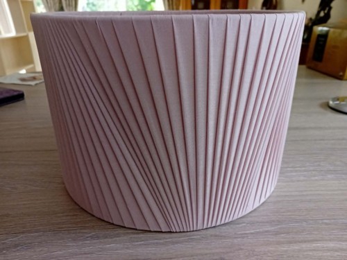 Stunning large twisted pleat - large,