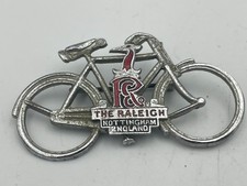 THE RALEIGH Vintage  c1950s Metal & Red Enamel Badge Bicycle NOTTINGHAM ENGLAND