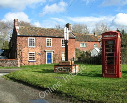 Photo 6x4 tekephone box and - box,