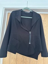 BLACK ZIP JACKET SULU BY KERSTIN BERNECKER SIZE 36  (12 UK)