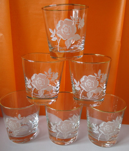 Vintage tumbler glass dog - vintage,