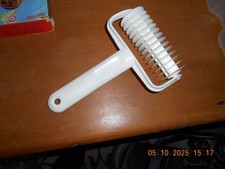 2 pasta cutter rollers, pastry pies etc.