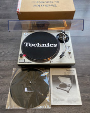 Technics SL-1200 MK2 Turntable