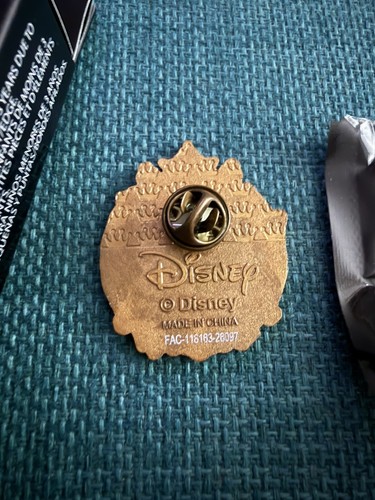 Loungefly disney mystery - disney, pins