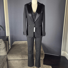Women’s Black Slim Fit 3 Piece Formal Tuxedo Suit Peak Lapel Size 8 NWT