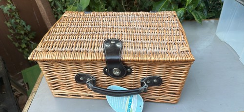 Premium wicker picnic basket - wicker,