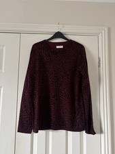 LADIES SIZE 12 JUMPER BURGUNDY & BLACK LEOPARD PRINT JUMPER NEW 