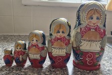 Vintage Russian Matryoshka Dolls 5 Piece Traditional Hand Painted Wooden Nesting