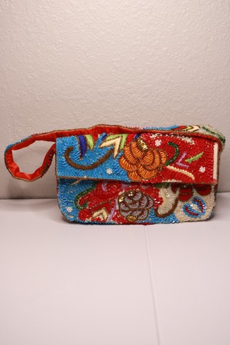 Vintage hand beaded - hand,