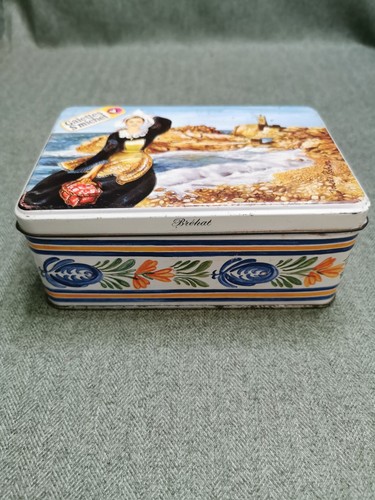 Vintage biscuits tin box
