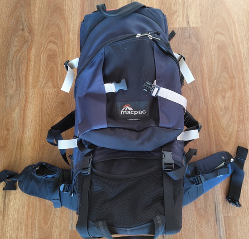 Macpac vamoose baby carrier - vamoose,