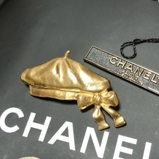Vintage CHANEL brooch #2022