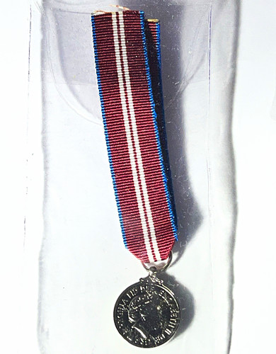 Queen diamond jubilee - queen's,