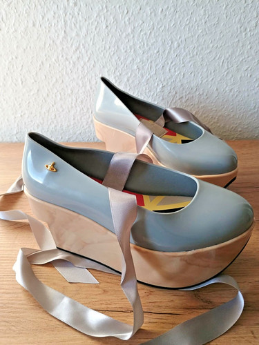 Off vivienne westwood - vivienne,