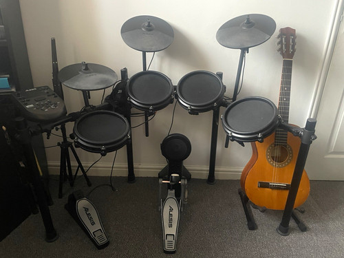 Alesis nitro electronic - alesis,
