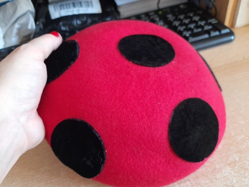 Red black spot - red, felt