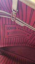Louis Vuitton Neverfull Tote
