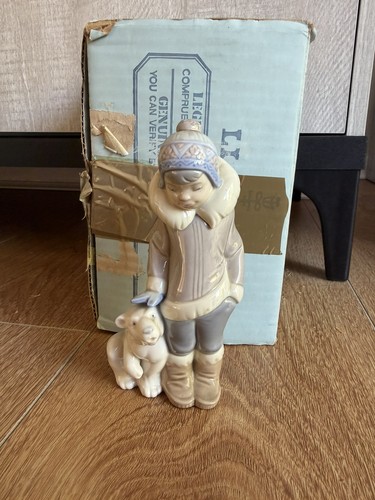 Lladro porcelain eskimo boy - lladro,