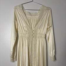 Vintage 1940s Satin Ivory