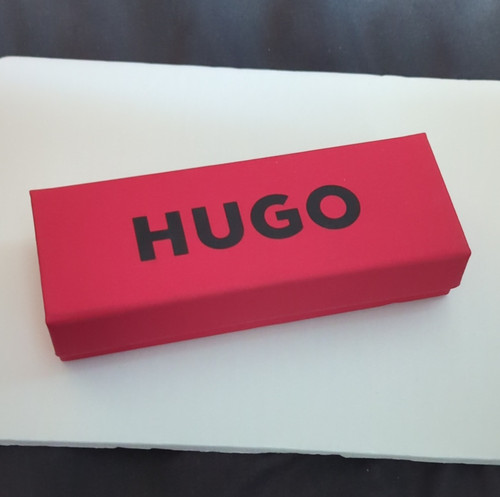Hugo red black - hard, case