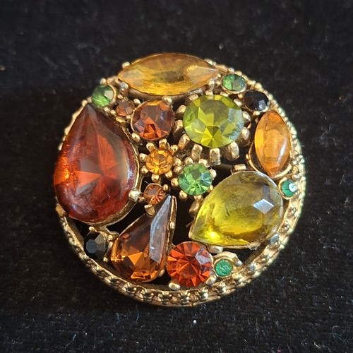 Sphinx brooch cluster design - sphinx,