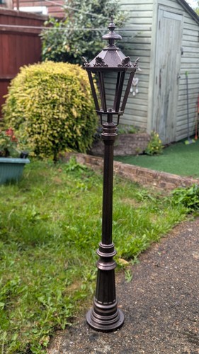 Victorian lamppost - ,