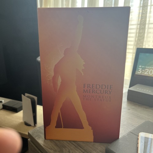 Freddie mercury statue - mercury, box