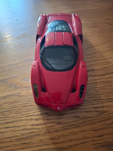 Hot wheels scale - 1/18, cast