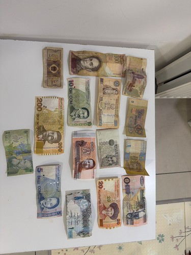 Foreign old money notes bundle - foreign,