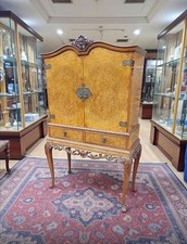 Queen Anne Maple and Walnut Cocktail Cabinet / Drinks Cabinet