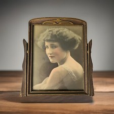 1920s Art Deco Trim-Dresser