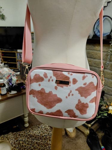 Pink cow print - pink, body