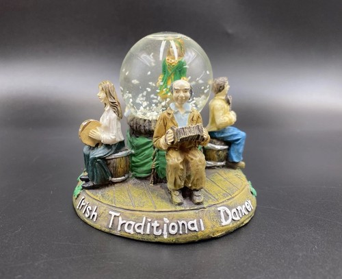 Irish traditional dancer and - traditional,