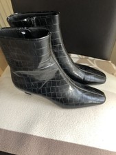 NEW NO TAGS LADIES SIZE 5 BLACK LOW HEEL BOOTS