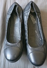 Fitflop Size 39 Black Pump Style Shoes Slip on Elasticated 