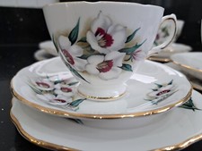 VINTAGE CROWN ROYAL FINE BONE CHINA TEA SET WHITE PINK ANEMONE 4 x TRIOS GILT