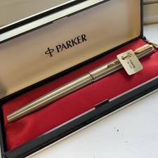 PARKER 65 FLIGHTER DELUXE  14K   GOLD  NIB FOUNTAIN PEN NEW OLD STOCK SUPERB