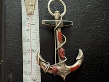 ANTIQUE SCOTTISH STERLING SILVER AND AGATE HEAD CARVED ANCHOR BROOCH