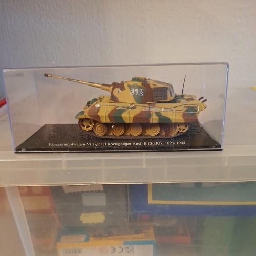 Deagostini model tanks - deagostini,