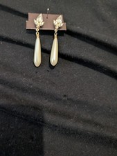 Vintage Goldtone 60's Drop