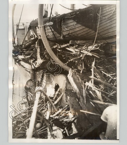 Collision damage steamer - collision, of