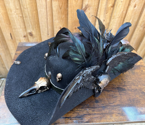 Black distressed pirate hat - black,