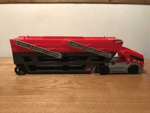 Hot wheels mega hauler - wheels,