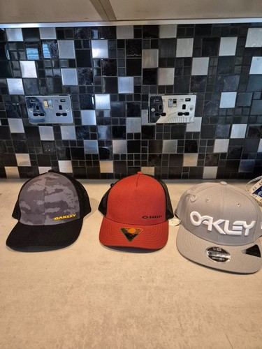 Oakley caps bundle - oakley,